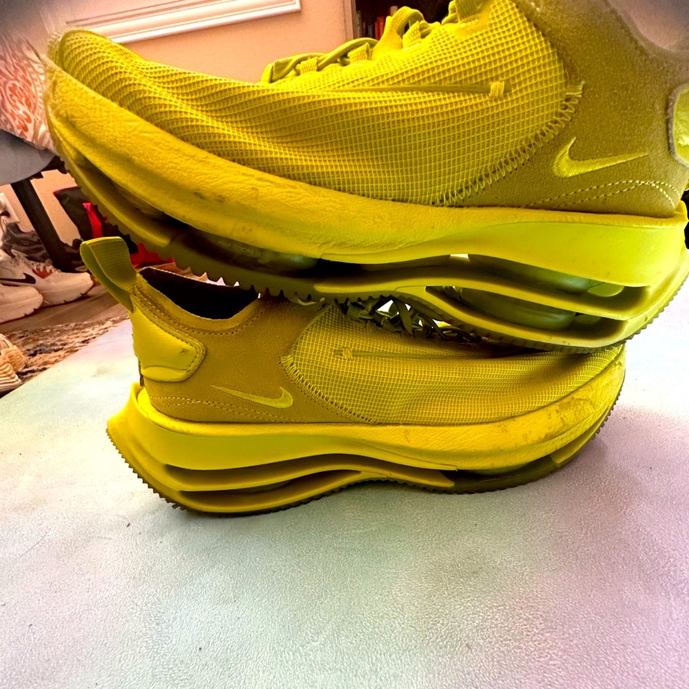 Nike Air Zoom Alpha fly Next% trainers #running #neon #nike

Easy to 🧽